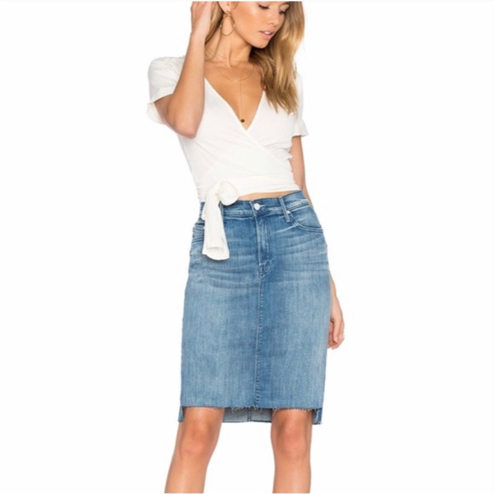 MOTHER The Peg Step Fray Denim Skirt